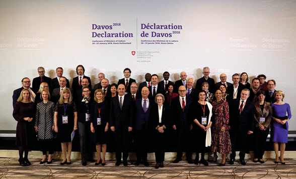 Offizielles Foto der Kulturministerinnen und Kulturminister zur Unterzeichnung der Erklärung von Davos.